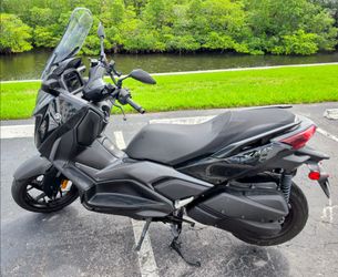2025 Yamaha Xmax 300