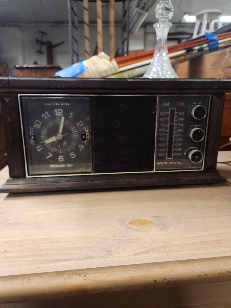 Philco-Ford CLOCK/RADIO