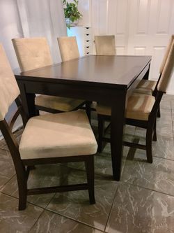 Red Mahogany 6-person dining set.