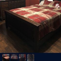 Queen size bedroom set. Good condition .