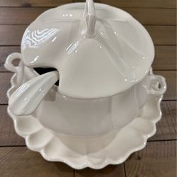 Elegant Ceramic Tureen Set