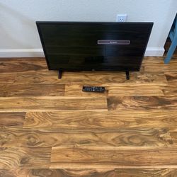 LG 32LH500B - 32" Diagonal Class (31.6" viewable) - LH500B Series LED-backlit LCD TV - 720p 1366 x 768