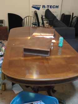 Nice table w extension and cover