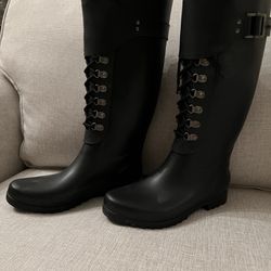 Uggs  Woman’s  Authentic Rain Boots 