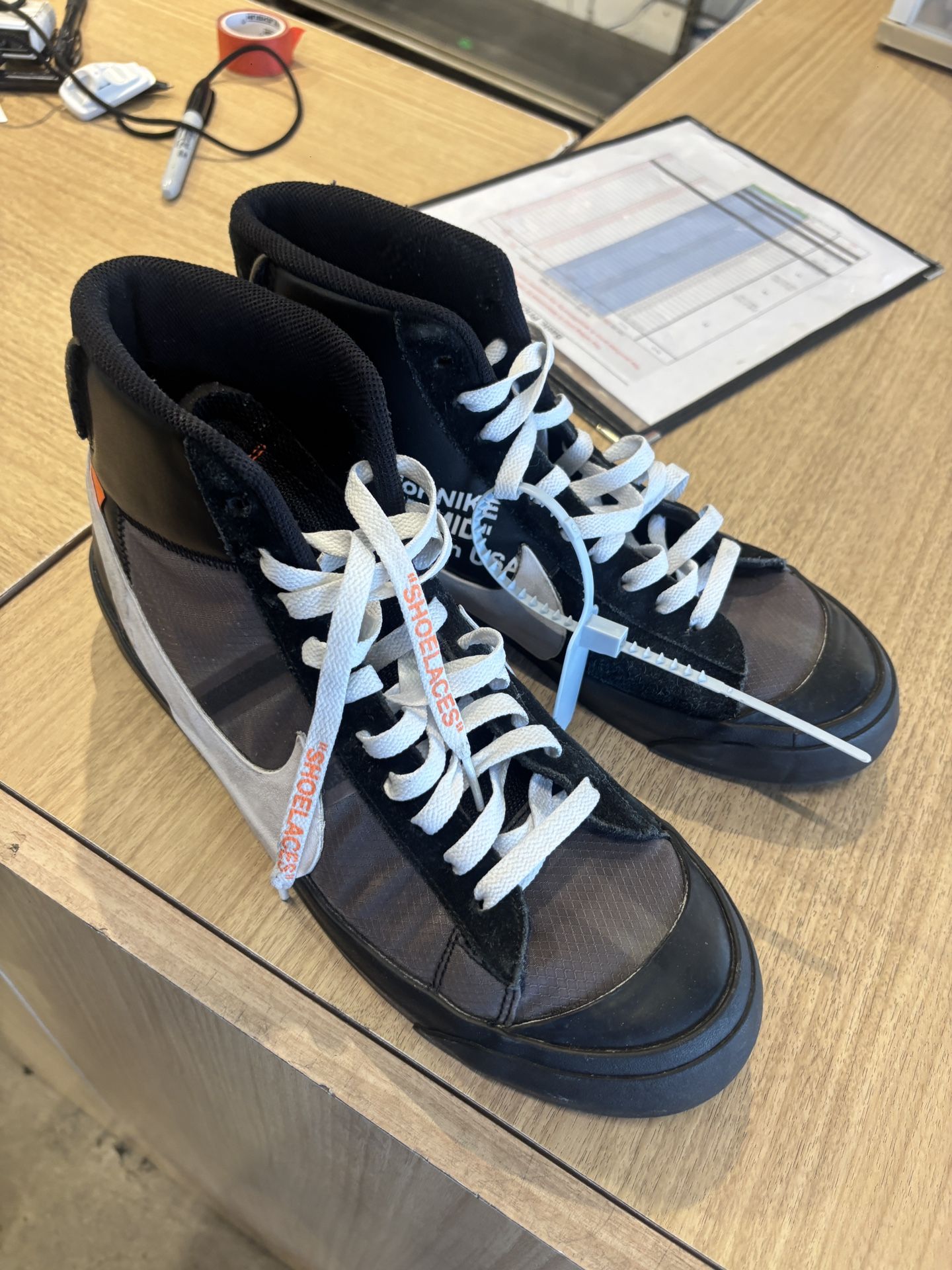 Off White Shoes Size 10.5 Nike