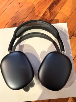 AirPods Max Midnight Model (Apple)