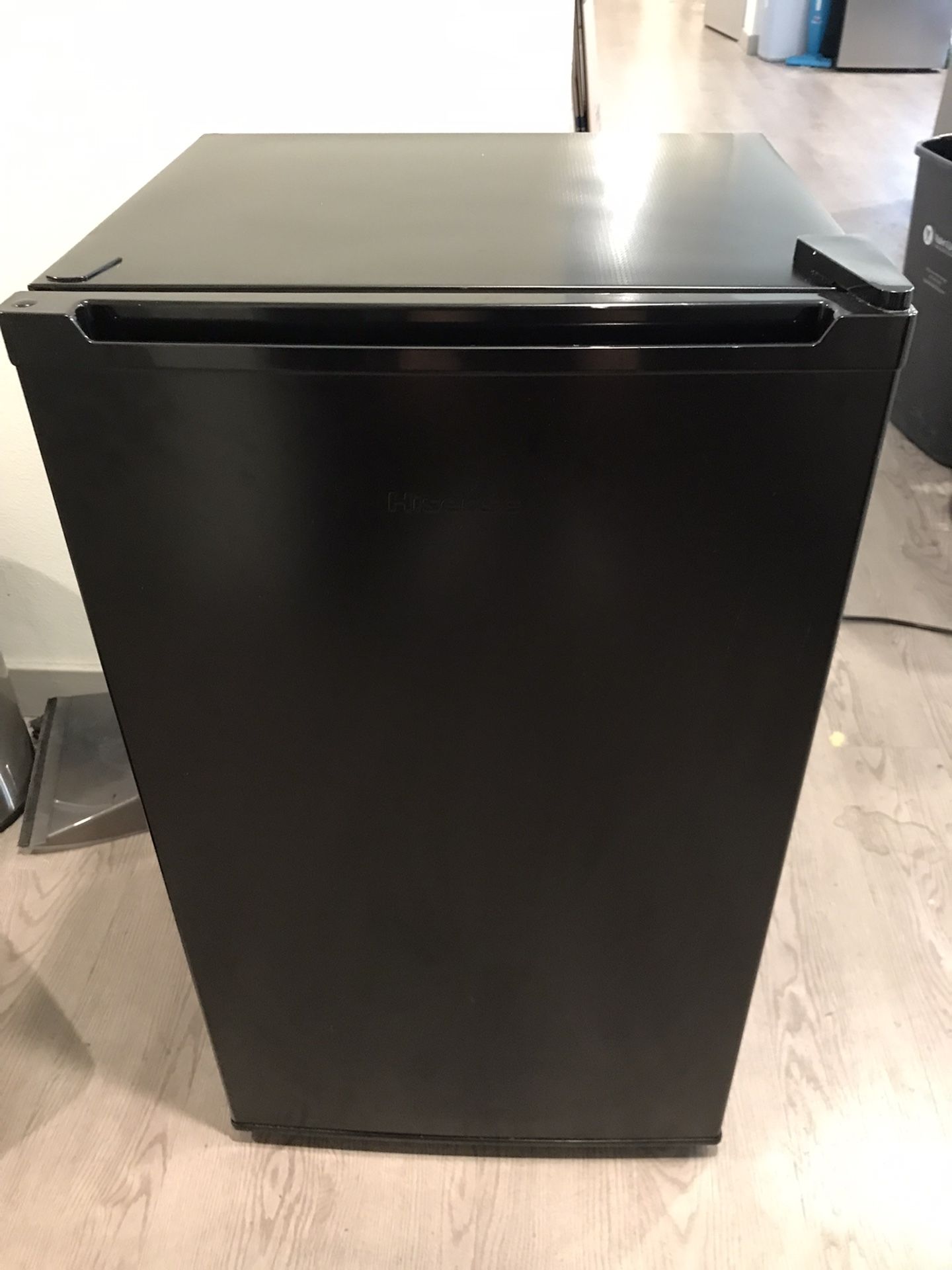 Mini Fridge With Freezer 