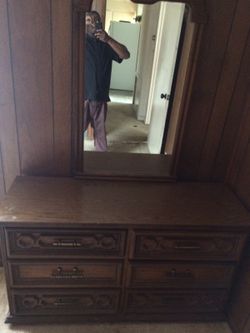 Dresser w/mirrror