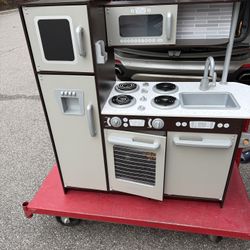 Play Kitchen 