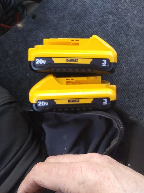 2 Dewalt 20v MAX High Output Batteries