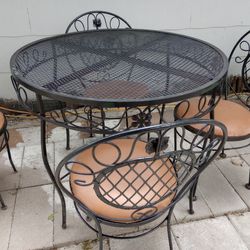 Patio Table Set With 4 Chairs - $130 (Hobby airport