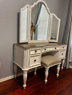 Wood Vanity distressed white with mirror and bench