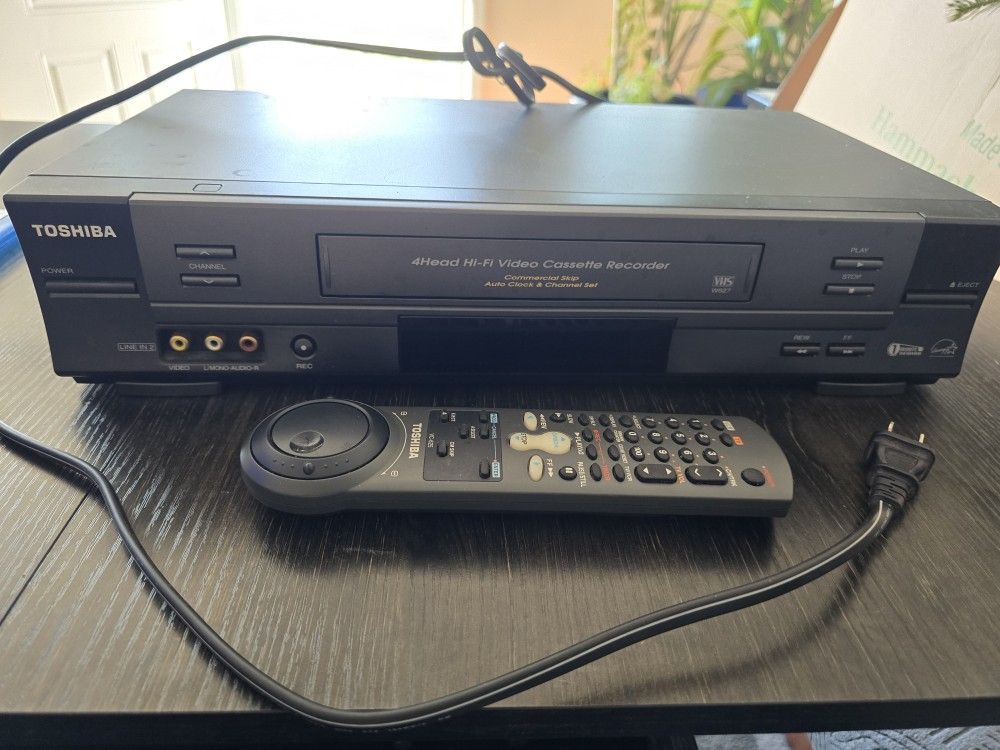 Toshiba VCR player with remote excellent working condition original