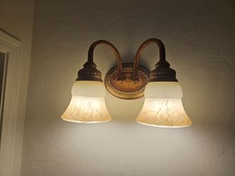 Light sconces