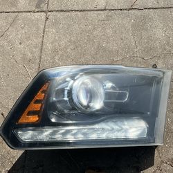 2013 ram 1500 headlight