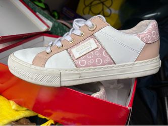 Guess pink shoes