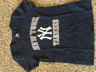 Ladies Small New York Yankees Baseball Tshirt