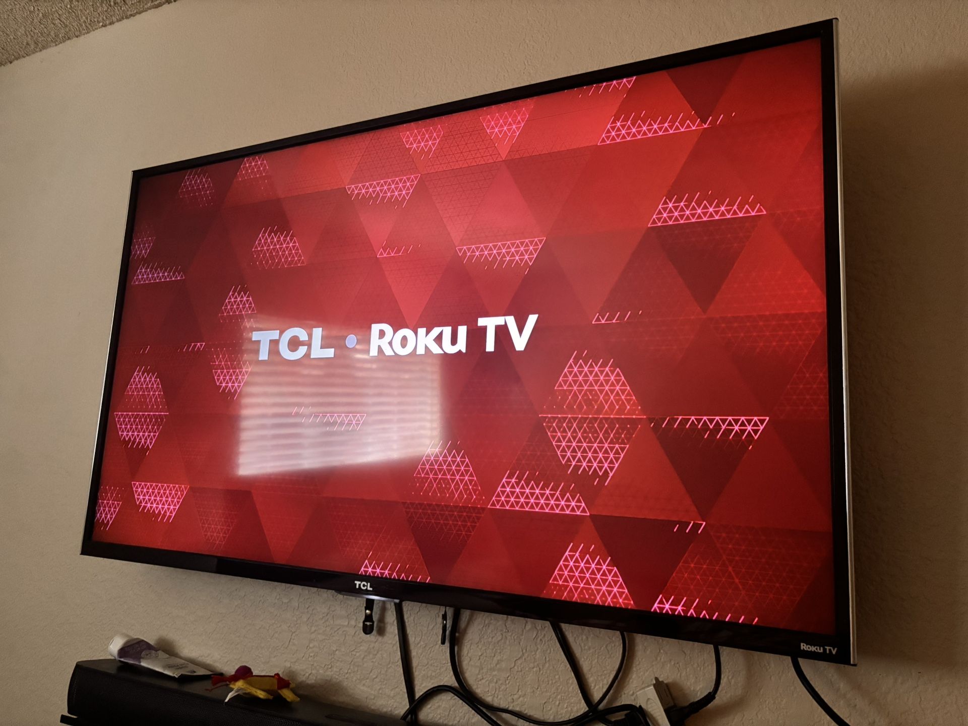 50” TCL Roku TV Smart TV Smart Cast