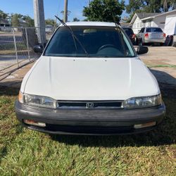 Se Vende No Lo Usó Esta Bueno Y Tiene  Equipo De Música Del 1891 Hoda Acoord Automático 