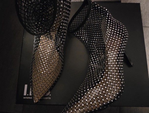 Selling Theses Heels
