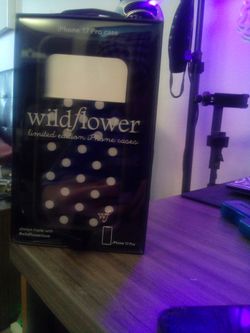 iPhone 17 wildflower case. Brand new