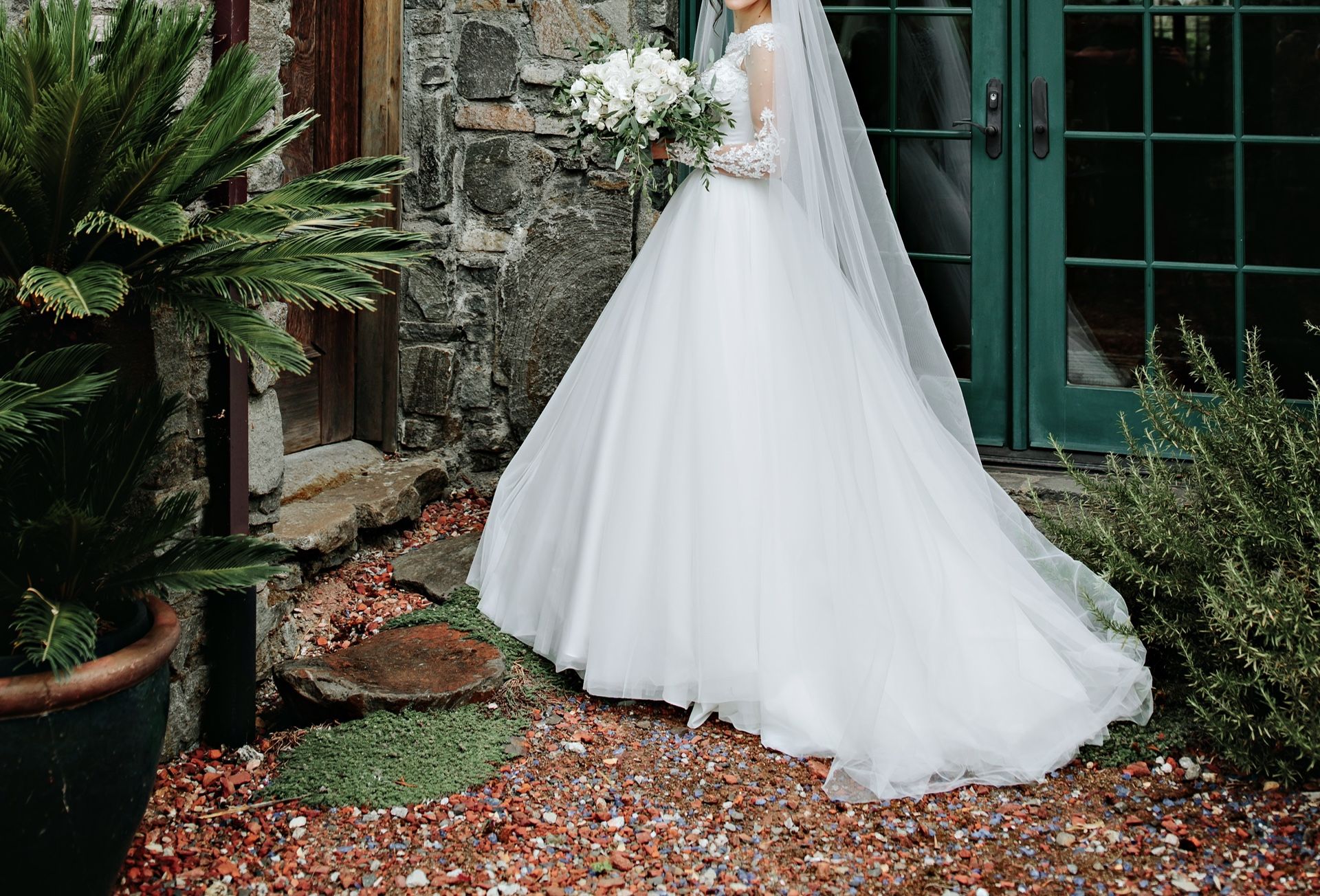 Wedding dress ,color Ivory,size:(S M)