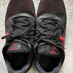Men’s Under Armour Shoes. Size 10