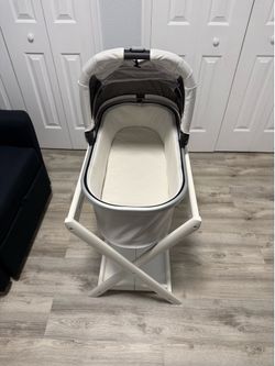 Uppababy Bassinet + Stand
