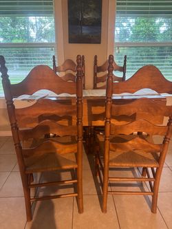 Table maple with  Chair with Rush Seat