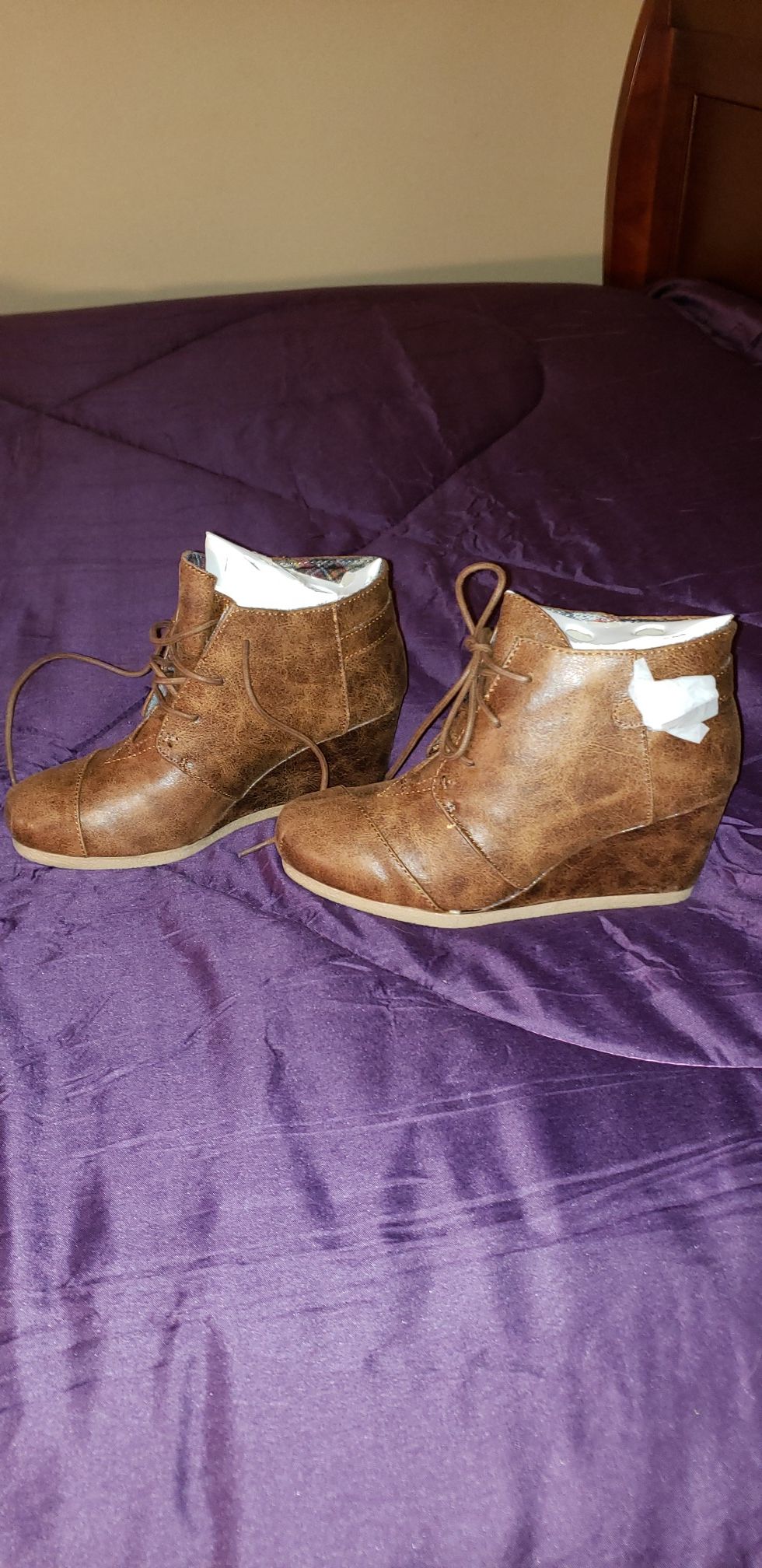 Wedge shoes
