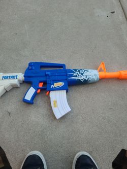 Nerf Fortnite blue shock blaster