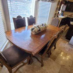Price DROP Large Solid Oak Kitchen Table with 7 chairs