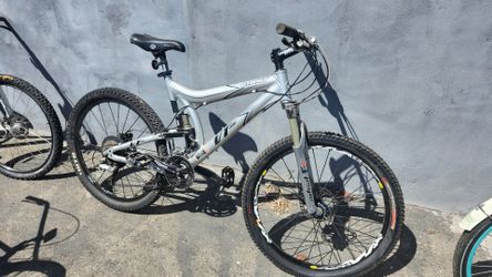 2003 Giant VT 1