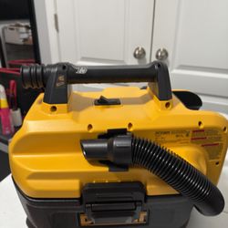 Dewalt Portable Vacuum  DCV580H