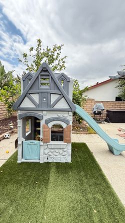 Step 2 Outdoor Playhouse with Slide