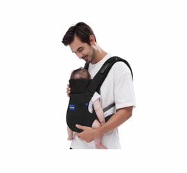 Design NEWBORN Carrier with Head Support: Our baby kangaroo carrier with structure support design and innovative Hook&Loop design easily adjustable si