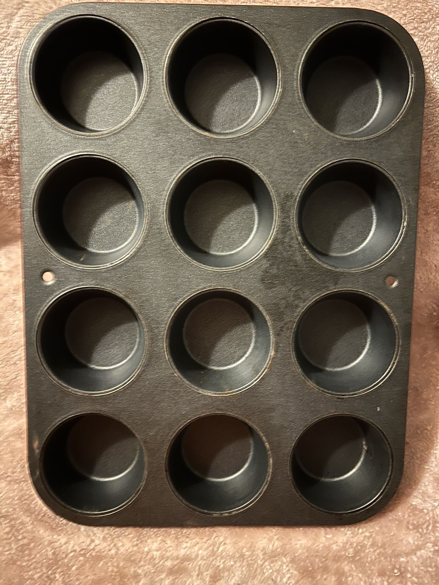 Box Of Kitchen Items (added More To The Box Since Photos