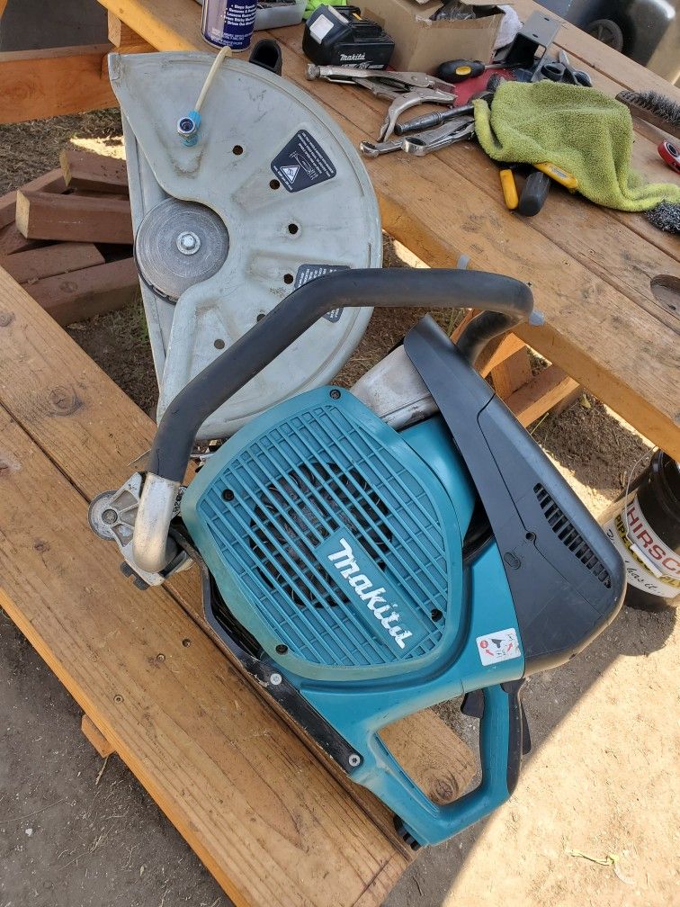 Makita 14" Concrete Saw (Blade Is Not Included)