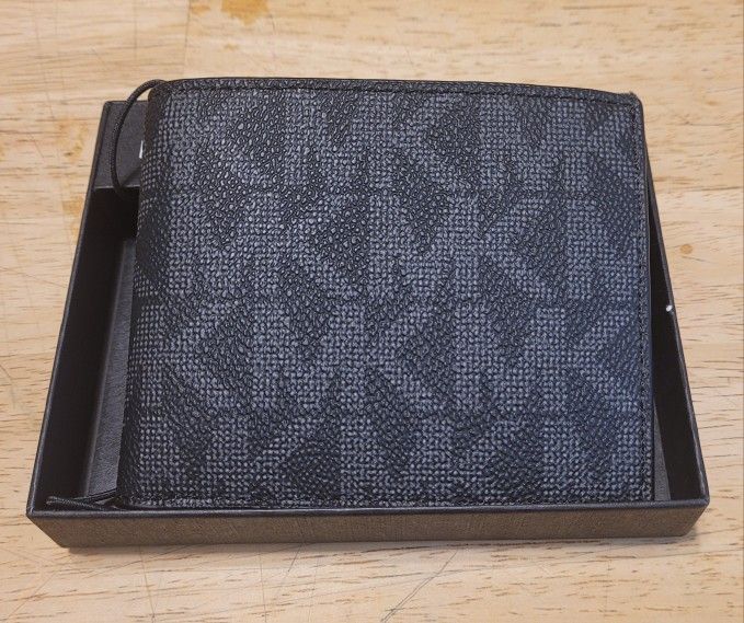 Michael Kors Mens Wallet !! Brand New !!