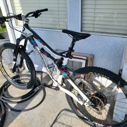 La Pierre  Carbon Mountin Bike 