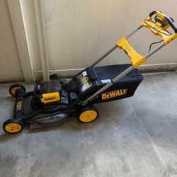 DEWALT FLEXVOLT 2x60V MAX 21 in. Cordless Battery Powered Self Propelled Lawn Mower $395