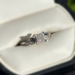 Jewelry 10k solid white gold diamonds 0.16CTW ring sz 7.00