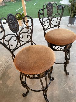 2 Bar stools