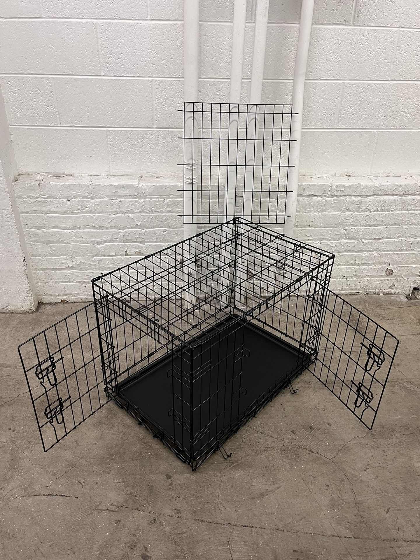 Medium double doors dog cage with plastic tray and dividers 21” H x 29.5” L x 19” W - NEW