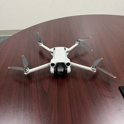 DJI Mini 3 Pro w/RC Remote