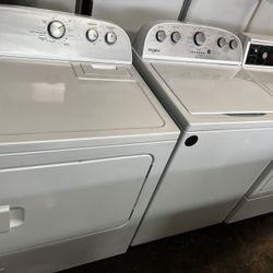 Whirlpool Top Load Washer With Agitator And Gas Dryer Set