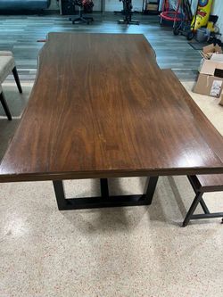 Mesa y banqueta