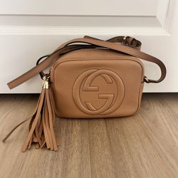 GUCCI Pebbled Calfskin Small Soho Disco Bag Camelia