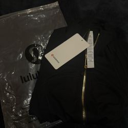 Lululemon size 8