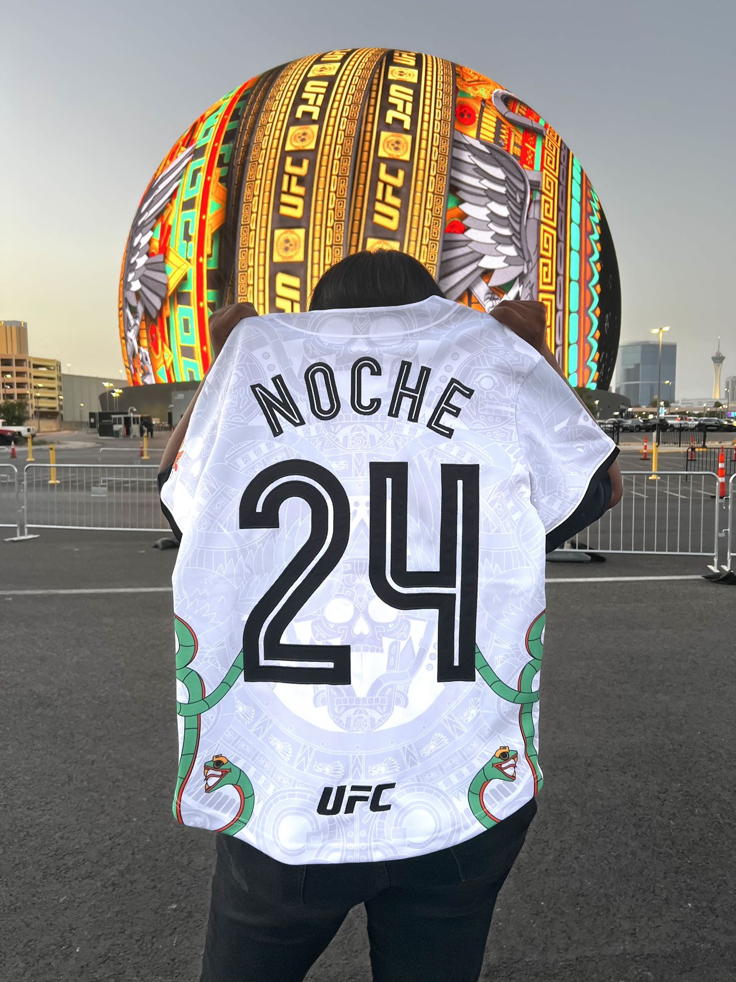 Official Noche UFC Baseball Jersey Size M
